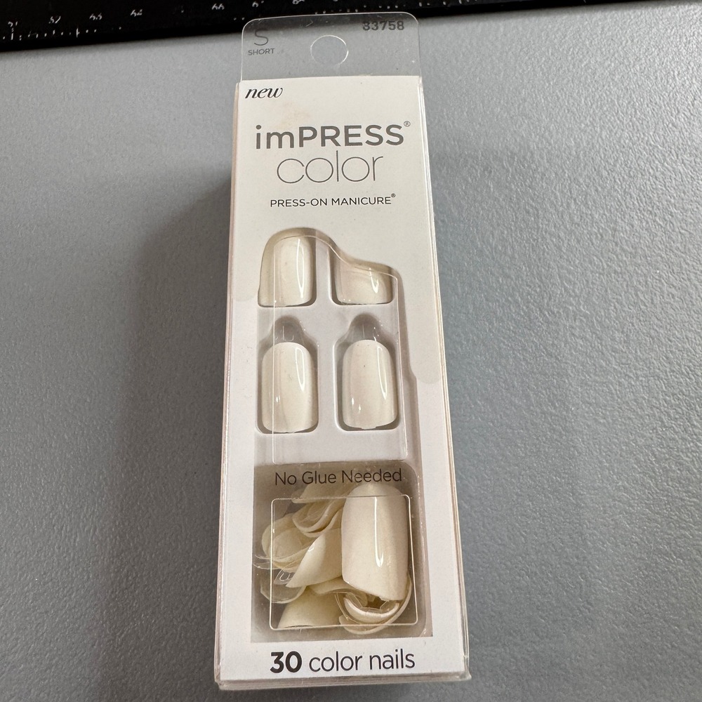 KISS imPRESS Color Press-On Manicure Women Short Cream White New 30 Nails Fit
